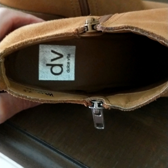 Look new! DV ankle, double side zip, size 7.5M, no marks or stains - Picture 6 of 9